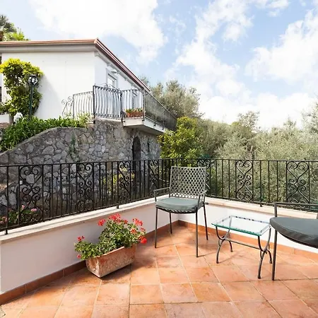Angela With Private Pool And Sea View וילה