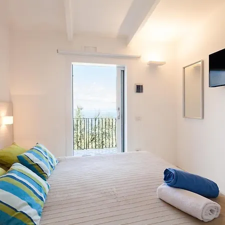 Angela With Private Pool And Sea View וילה סורנטו