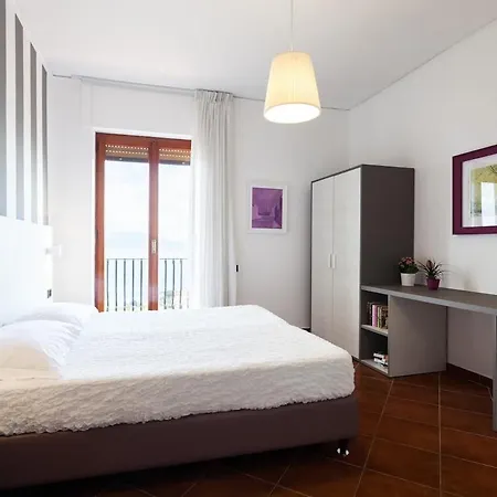 Angela With Private Pool And Sea View * סורנטו