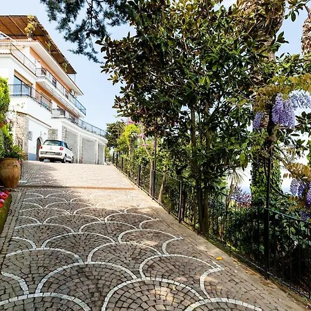 Angela With Private Pool And Sea View Sorrento