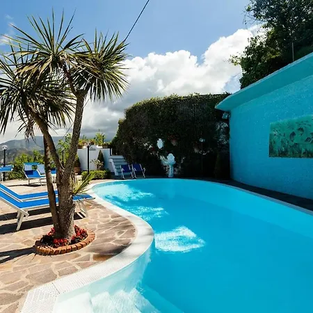 Angela With Private Pool And Sea View * סורנטו