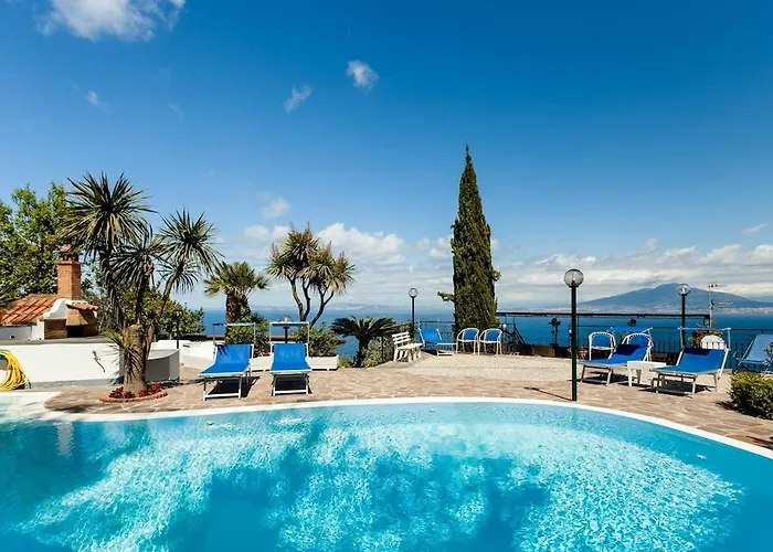 Angela With Private Pool And Sea View Sorrento