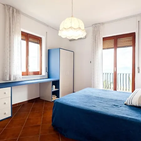 Вілла Angela With Private Pool And Sea View Сорренто