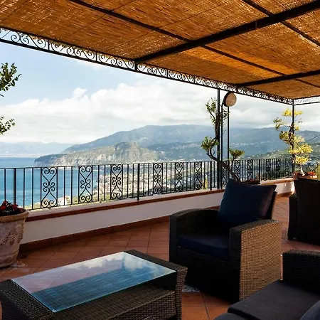 Villa Angela With Private Pool And Sea View Sorrente