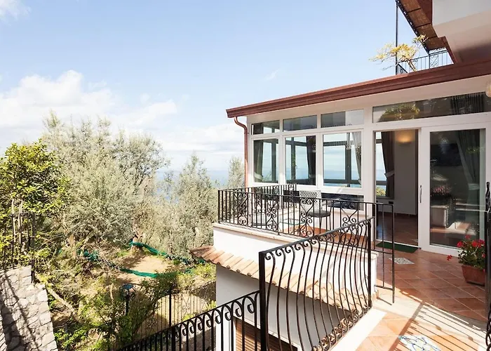 Angela With Private Pool And Sea View Sorrente