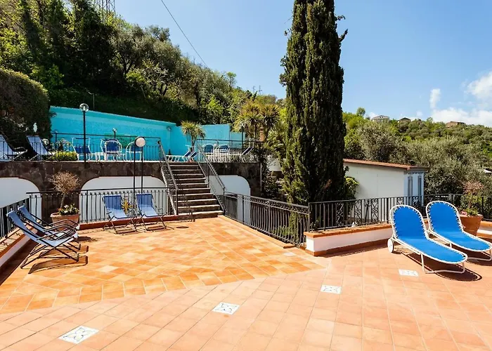 Angela With Private Pool And Sea View Sorrento