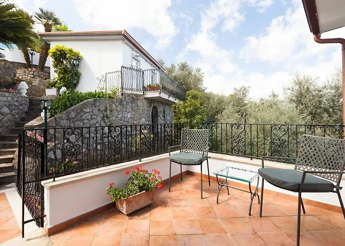 Angela With Private Pool And Sea View וילה