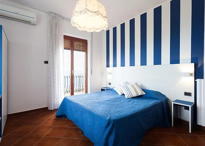 Angela With Private Pool And Sea View סורנטו