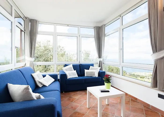 Angela With Private Pool And Sea View וילה סורנטו